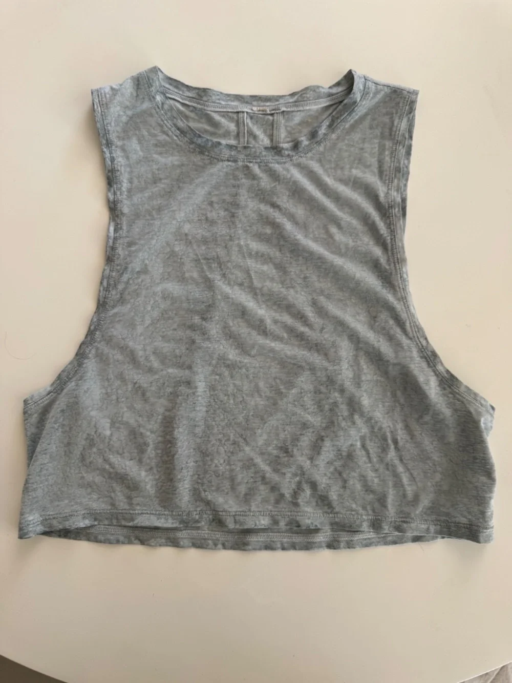 Lululemon Muscle Love Cropped Tank Top in City Grit White Blue Fog Size 0